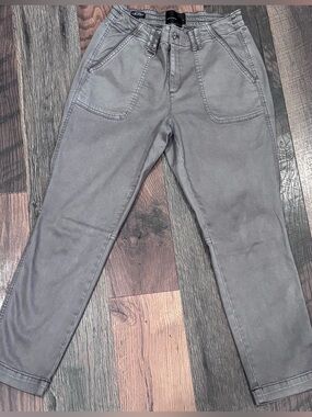White House Black Market Gray Ankle Slim Utility Pants in size 6 Short.